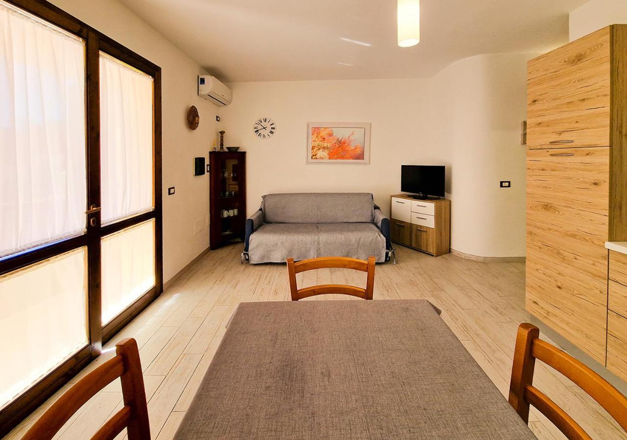 Residenza Quarto 02 - La Maddalena Apartment La Maddalena  Luaran gambar