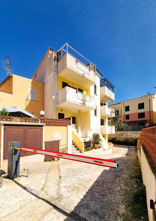 Residenza Quarto 02 - La Maddalena Apartment La Maddalena  Luaran gambar